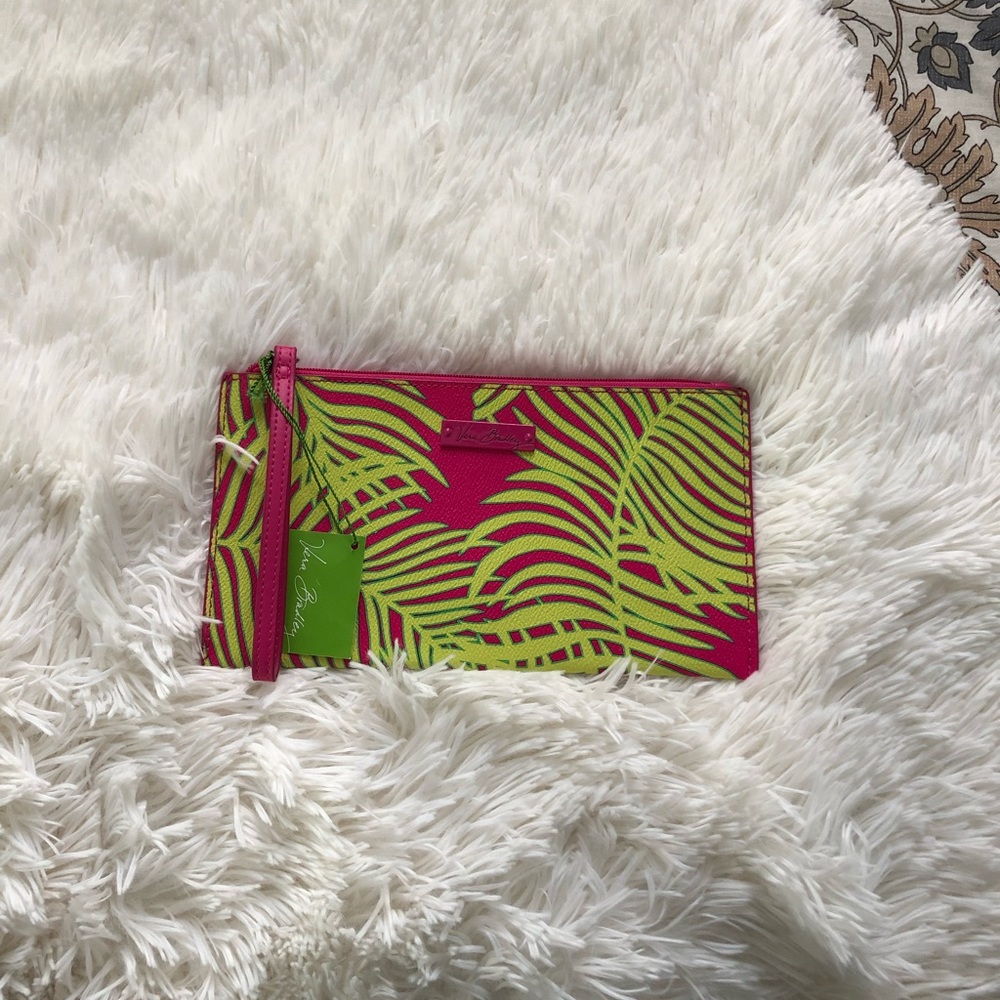 VERA BRADLEY Slim zip wristlet in Palm Fronds🌴